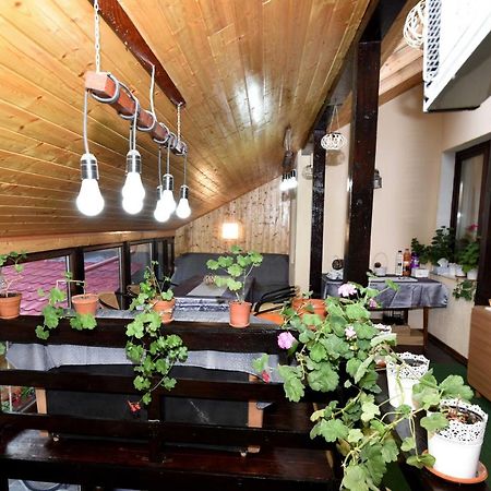Casa Tudor บุชเตนี ภายนอก รูปภาพ