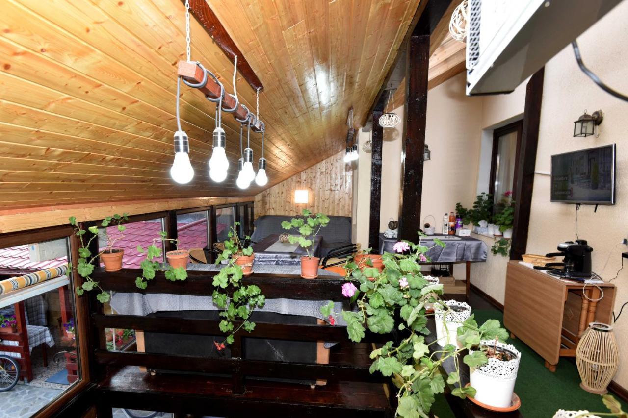 Casa Tudor บุชเตนี ภายนอก รูปภาพ
