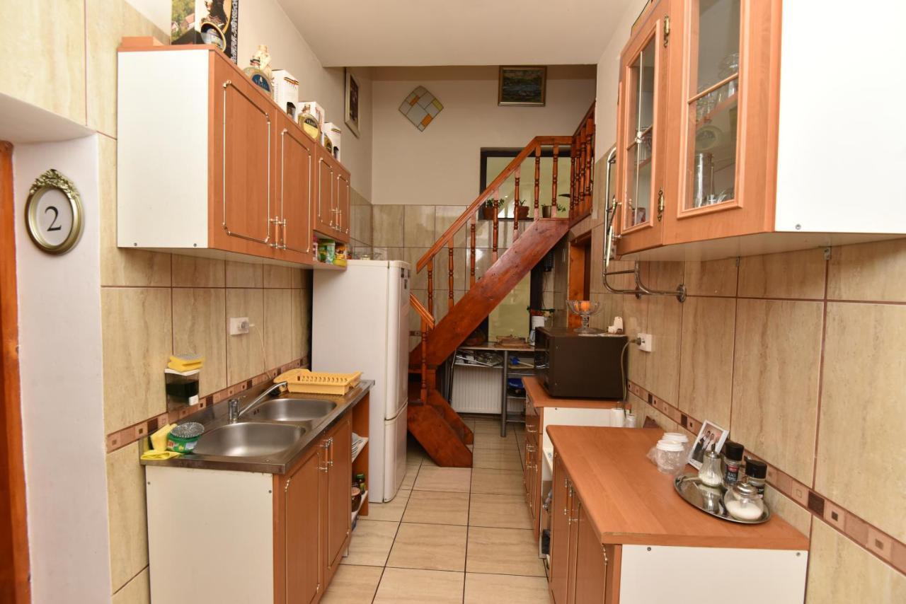 Casa Tudor บุชเตนี ภายนอก รูปภาพ